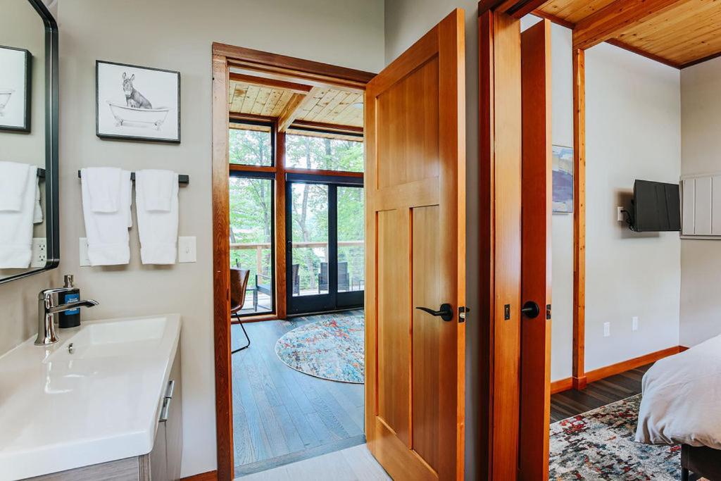 Piedmont Grove Hotel Roseland Room photo